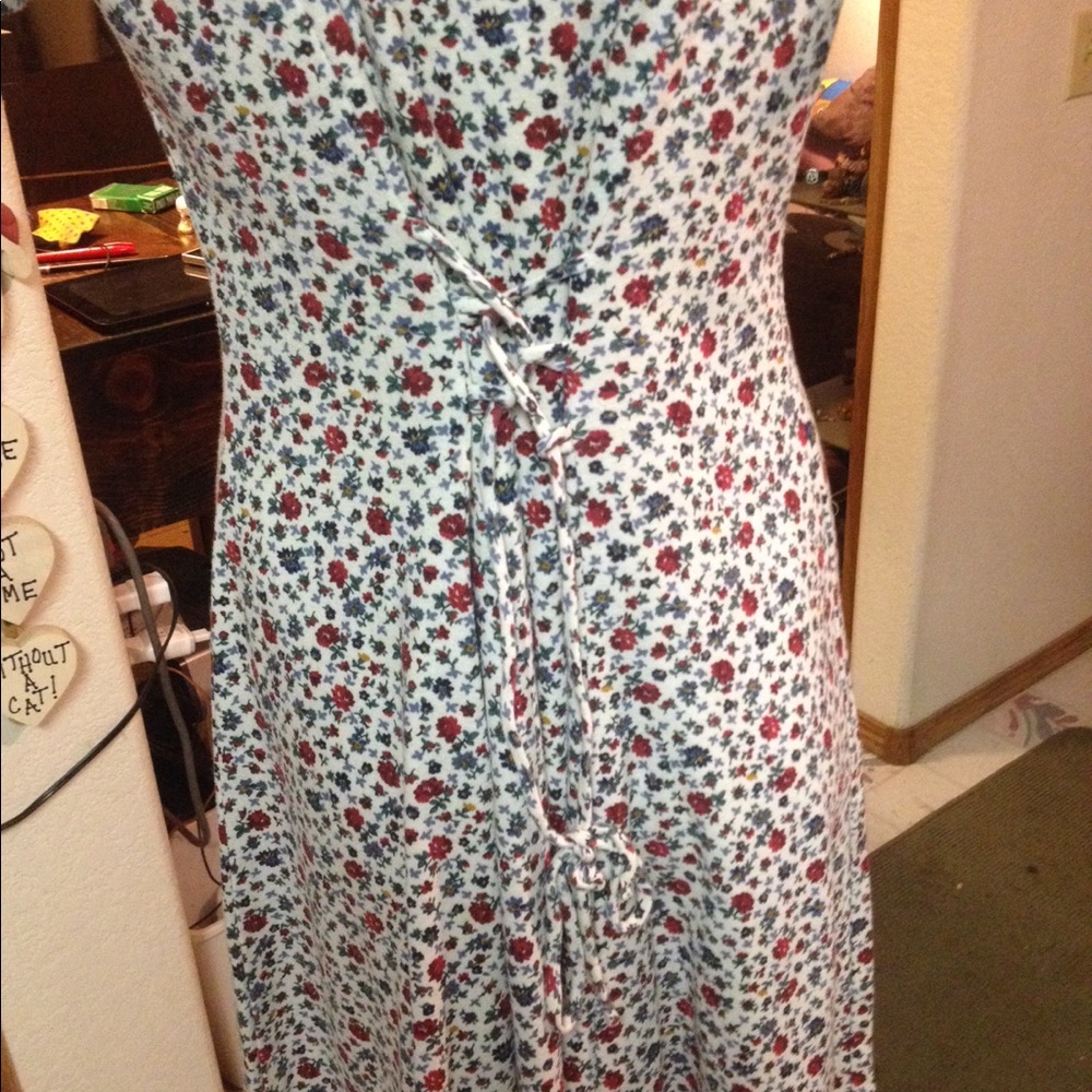 Dress - Picture 4 of 4